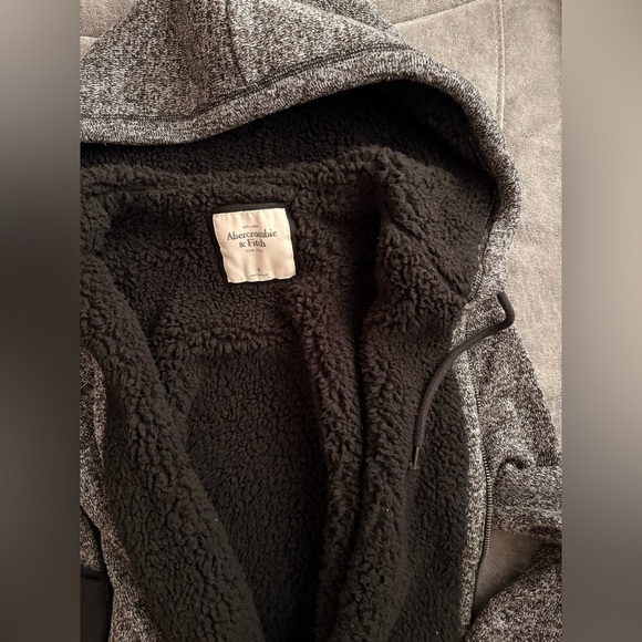 Abercrombie & Fitch Zip Up Sweater - Picture 13 of 15